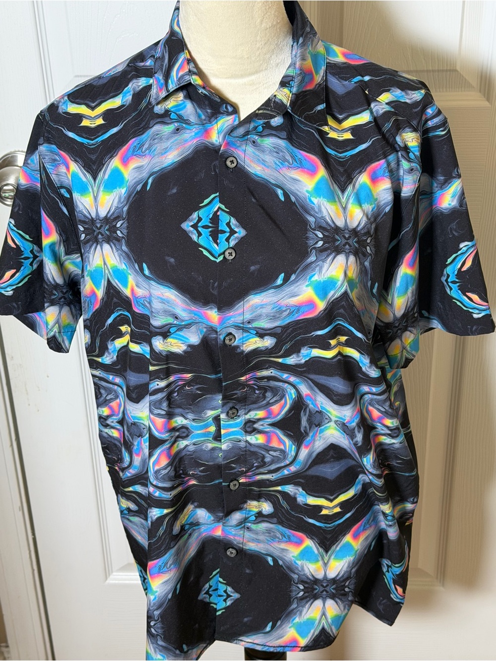 fresh Black Short-Sleeve Button-Down Shirt with Neon Marble Print S